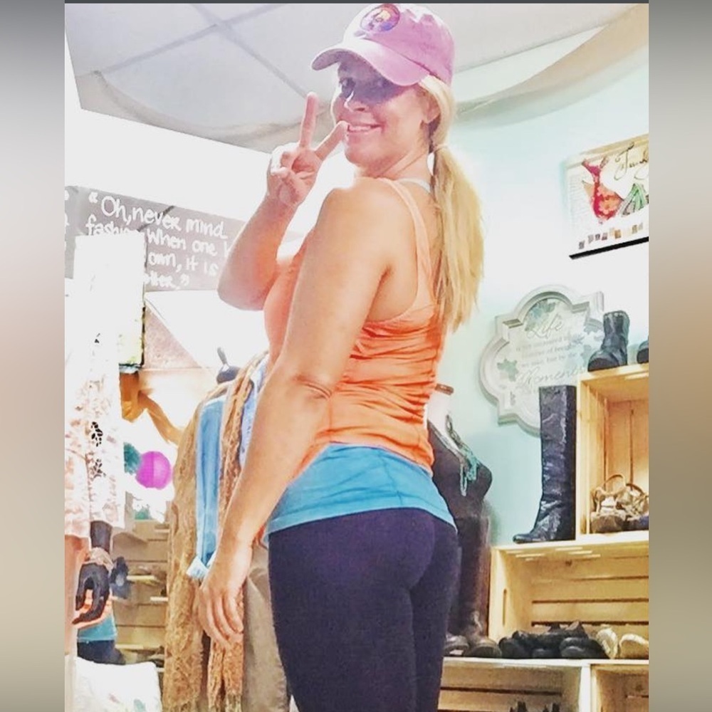 LULULEMON Orange unique Tank Sz 8 - Picture 2 of 9